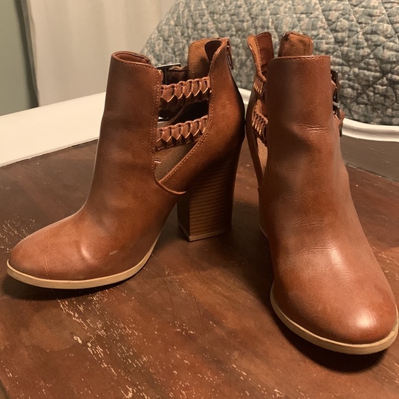 Booties - Picture 4 of 5